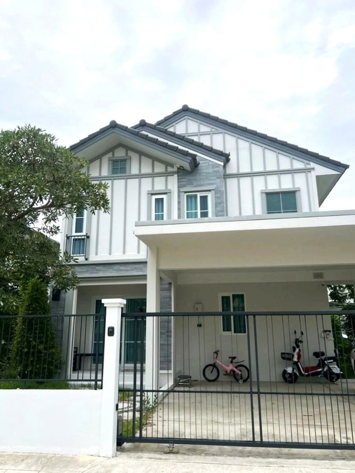 picture For Rent! 2-Storey Detached House in Prime Bangna Location | Villaggio 3 Srinakarin – Bangna - 1/12
