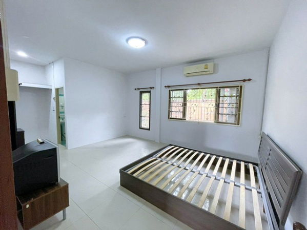 picture with furniture appliances 3 bed Thapma Lotus Rayong Town 1.7km. Mansion house for rent 84sq.w. 284sq - 2/8