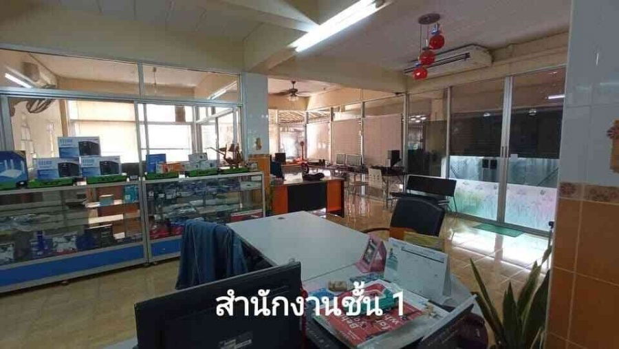 รูป ปลดล็อกศักยภาพทางธุรกิจของคุณ: อาคารพาณิชย์ 4 ชั้น ทำเลทองติดถนนซุปเปอร์ฯ เชียงใหม่ - รูปที่ 2/15