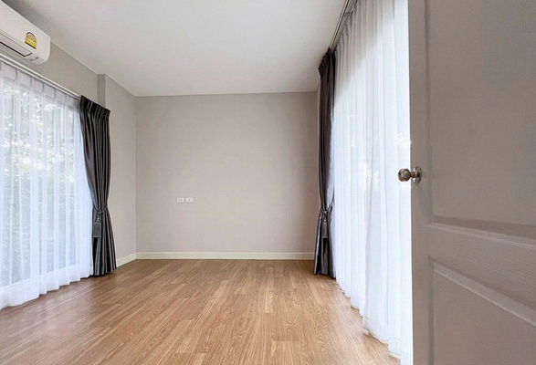 picture FOR RENT LIFE BANGKOK BOULEVARD RANGSIT / 5 bedrooms 3 bathrooms / 69 Sqw. 200 Sqm. **70,000** CLOSE TO FUTURE PARK RANGSIT - 11/15