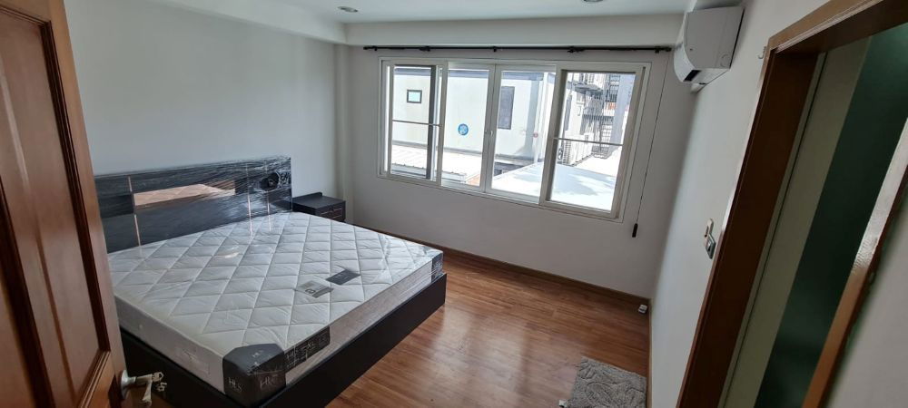 รูป ให้เช่าบ้านเดี่ยว 3 ชั้น พร้อมดาดฟ้า (Terrace) ขนาด 350 ตร.ม. ใกล้ซอยพัฒนาเวท 12 ใกล้BTS สถานี พระโขนง กรุงเทพฯ - รูปที่ 6/14
