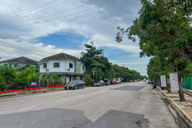 รูป อย่าพลาด! ที่ดินติดถนนหน้ากว้างสี่เหลี่ยมผืนผ้า แปลงสุดท้ายก่อนถึงสนามกอล์ฟธัญญะ ขายที่ดินลำลูกกาซอย 71 เพียง 34,XXX บาท/ตารางวา(โอนก่อนสิ้นปีลดได้!!) - รูปที่ 6/6