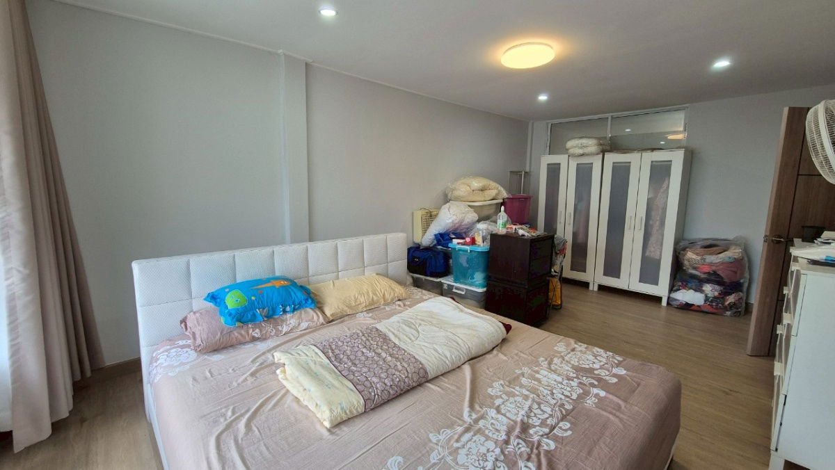 picture Townhouse for sale next to The Central Phaholyothin - 23/24