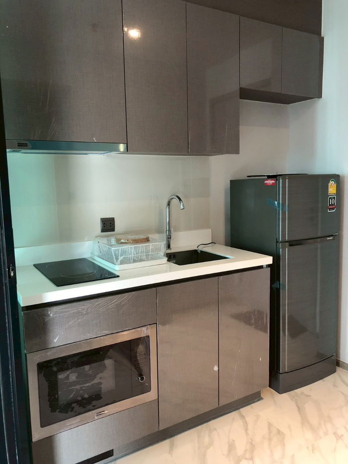 picture (For Rent) Corner Unit - Studio 30 Sqm. - Fully furnished READY TO MOVE IN - 3/12