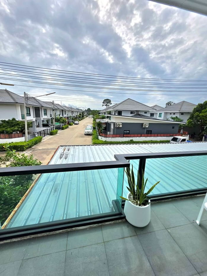 picture UK01-326 Single house for rent in Manirin Village, Nong Yai Bu: 3 bedrooms, parking for 2 cars, 25,000 baht/month, ready to move in. - 17/25