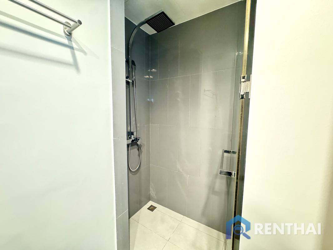 picture Stunning Sea View Studio at Unixx Condo, South Pattaya  Prime City Location - 15/25
