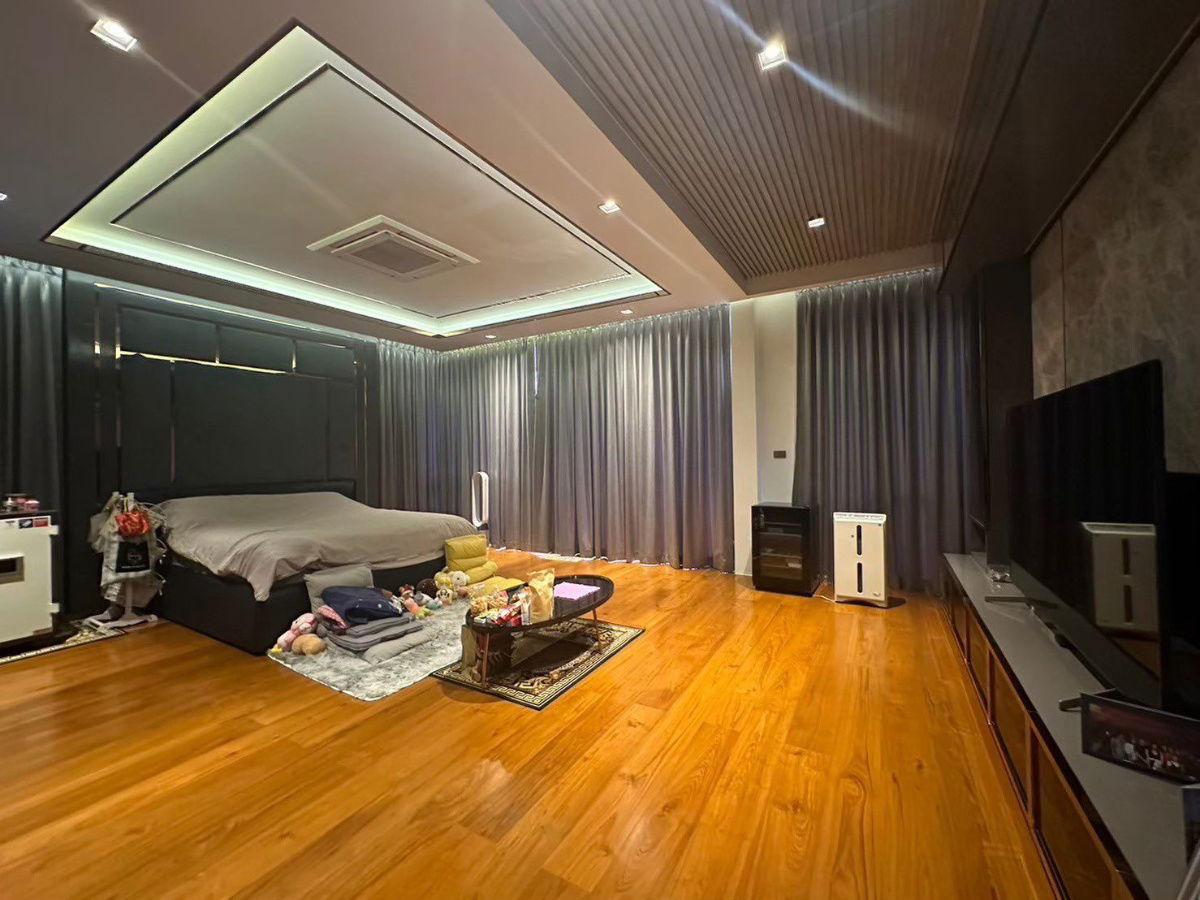 รูป บ้านเดี่ยวสุดหรู ดีไซน์โมเดิร์น เรียบหรู 3 ชั้น โชคชัย 4 ลาดพร้าว วัสดุนำเข้าแท้ทุกสัดส่วน สวยงาม คงคุณค่า พร้อมเข้าอยู่ เดินทางสะดวก   - รูปที่ 9/19