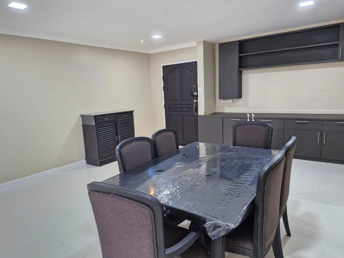 รูป Condo for Rent DS Tower 2 Sukhumvit Soi 39 3 Bedrooms 150 Sq 7 Floor  - รูปที่ 26/32