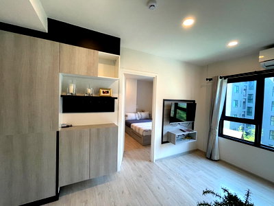 Condos for rent 700 Year Sports Arena Chiang Mai : Escent Ville condo for rent 12,000thb pool view in Central Chiangmai Tel. 082-3899314 (Boo)