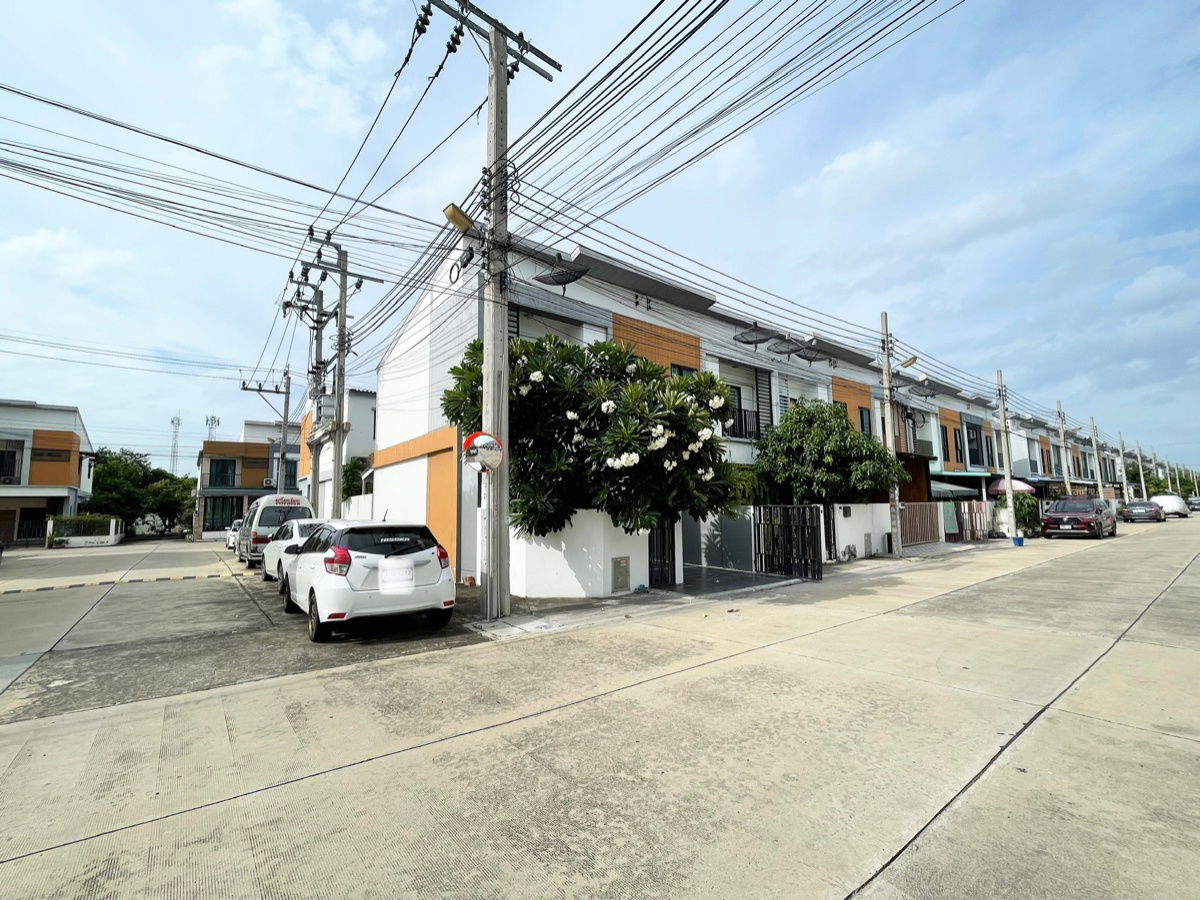 รูป ขายถูก ทาวน์โฮม 2 ชั้น Rest Town บางนา หลังมุม สภาพดี เพียง 700 เมตร จากถนนบางนา-ตราด ใกล้วงแหวน  ทางด่วนบูรพาวิถี เมกา บางนา และสนามบินสุวรรณภูมิ - รูปที่ 2/25