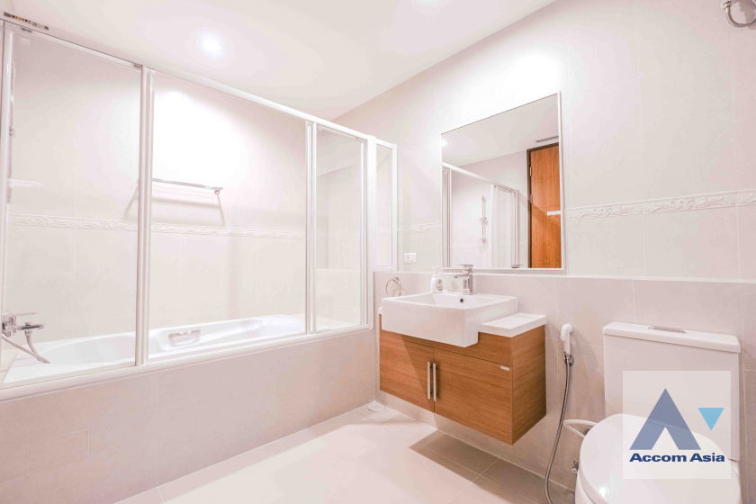 รูป 🔼🔽 AccomA 📩 The Lakes Condominium on high floor with Lake view for rent. Close to Asoke BTS Sukhumvit MRT - รูปที่ 15/20