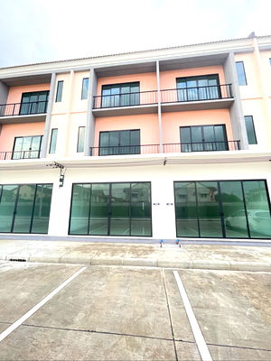 เช่าอาคารพาณิชย์ ปทุมธานี : ให้เช่าอาคารพาณิชย์ 3 ชั้น The Connect Biztown @รังสิต อเวนิว ใกล้ Future Park รังสิต