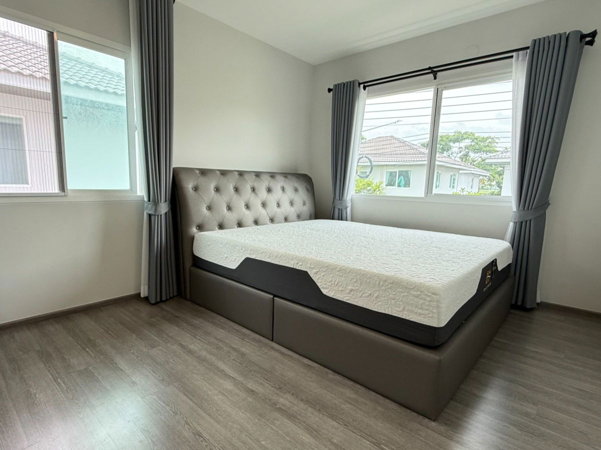 picture Beautiful, pristine condition!! The owner bought it but never moved in. Siwali Village 3, Ayutthaya. Fully furnished.  size 58.7 sq m. - 8/17