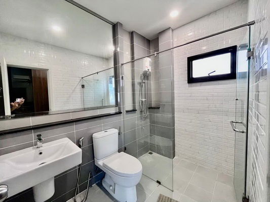 picture FOR RENT PRUKPIMAN THE GRAND PRIVATE RANGSIT - KHLONG 2 / 4 bedrooms 3 bathrooms / 60 Sqw. 200 Sqm. **45,000** CLOSE TO FUTURE PARK RANGSIT - 14/15