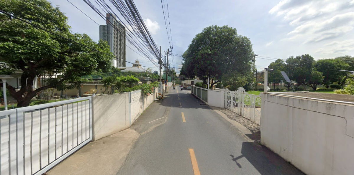 รูป ขายบ้านซอยเอกมัย 22 ใกล้ห้างดองกิ ! - รูปที่ 3/3