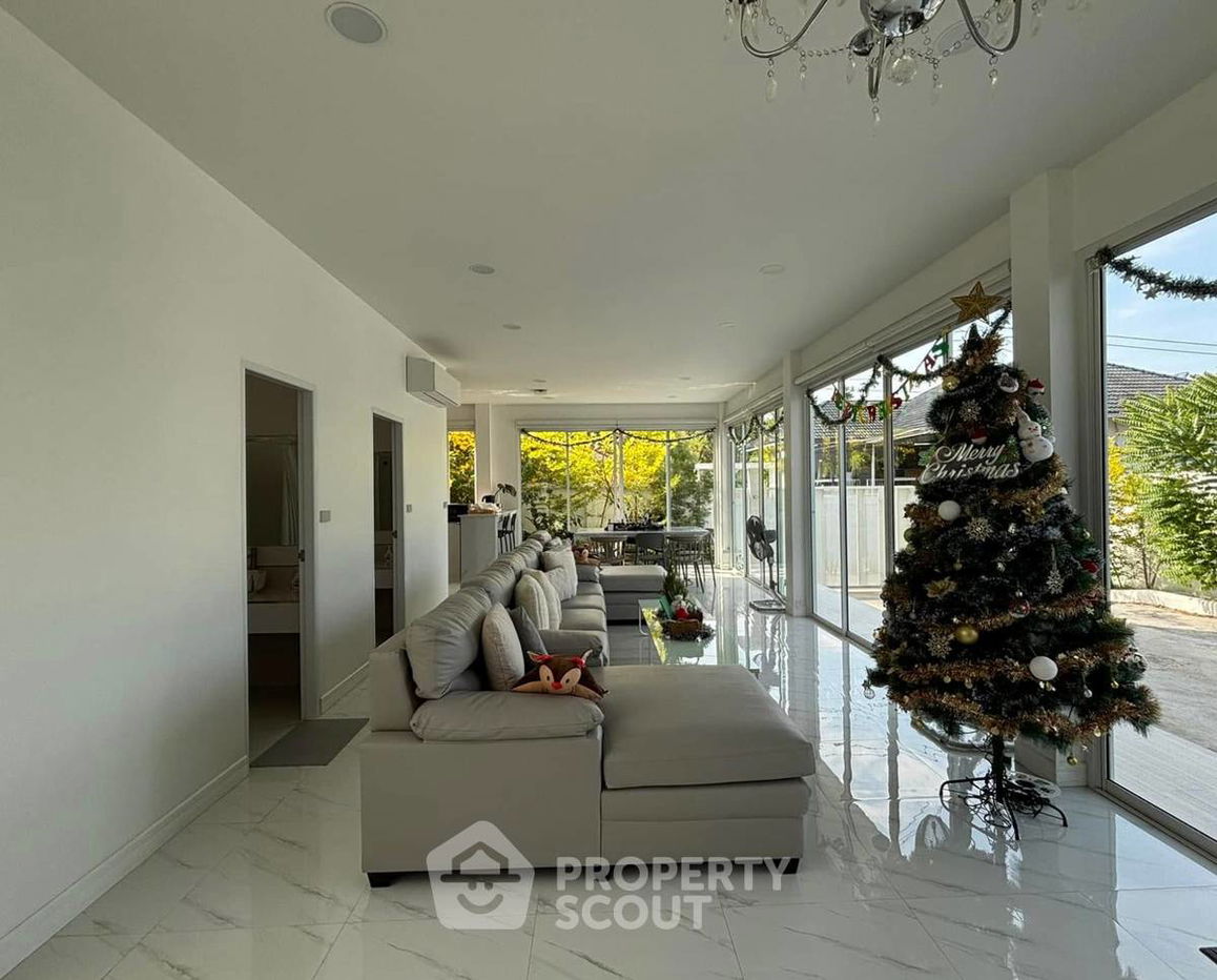 picture 5-BR House in Lam Prathew (ID 2029889) - 4/14