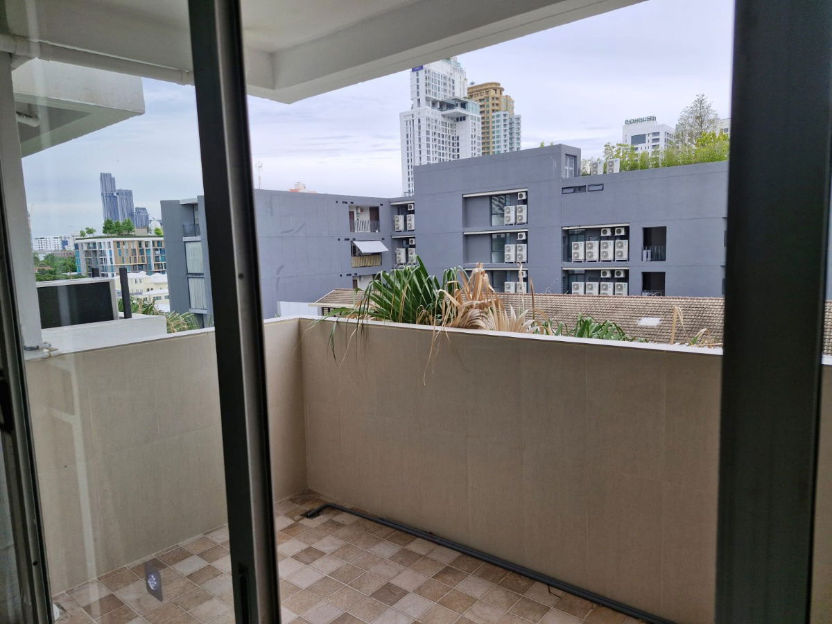 รูป Condo for Rent DS Tower 2 Sukhumvit Soi 39 3 Bedrooms 150 Sq 7 Floor  - รูปที่ 6/32