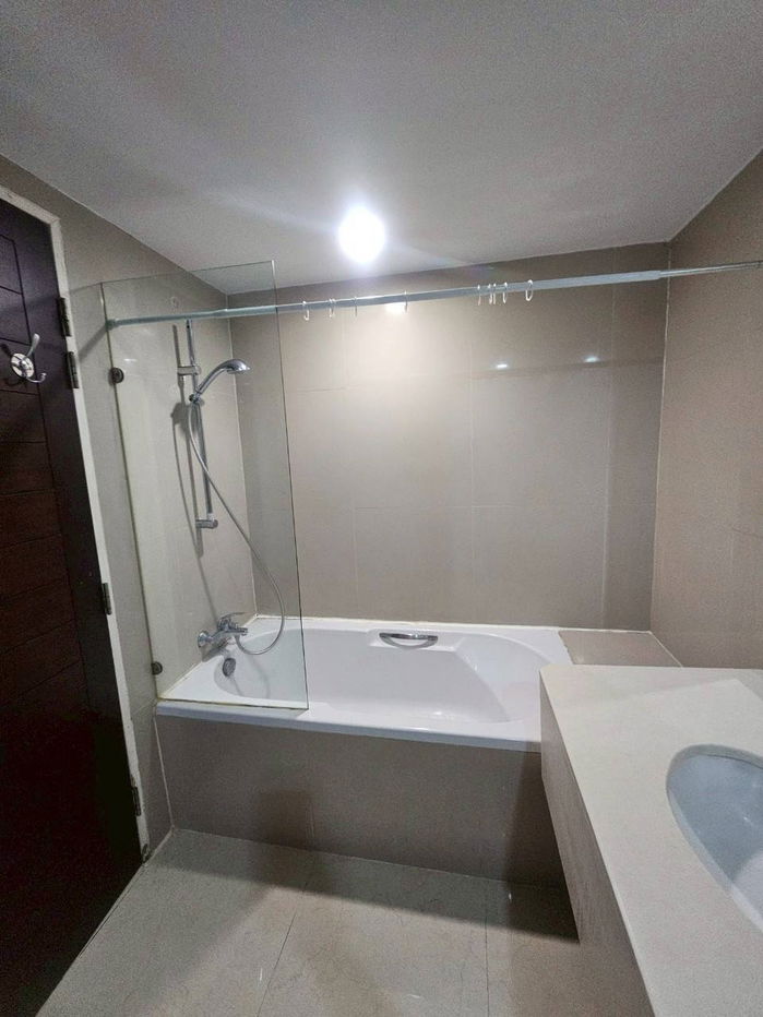 picture The Trendy Condominium Soi Sukhumvit 13    45 sq m  Studio, 1 bathroom  12th floor - 8/23