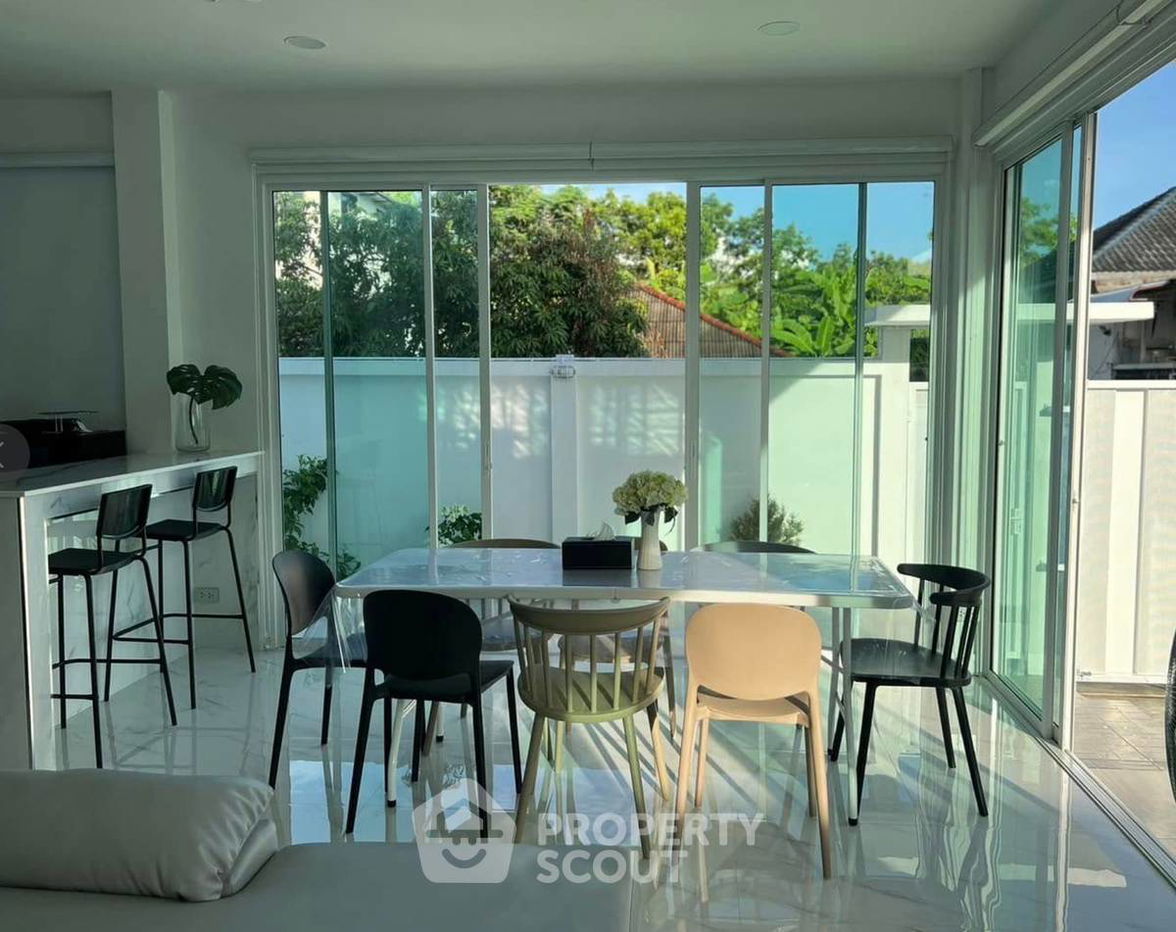 picture 5-BR House in Lam Prathew (ID 2029889) - 6/14