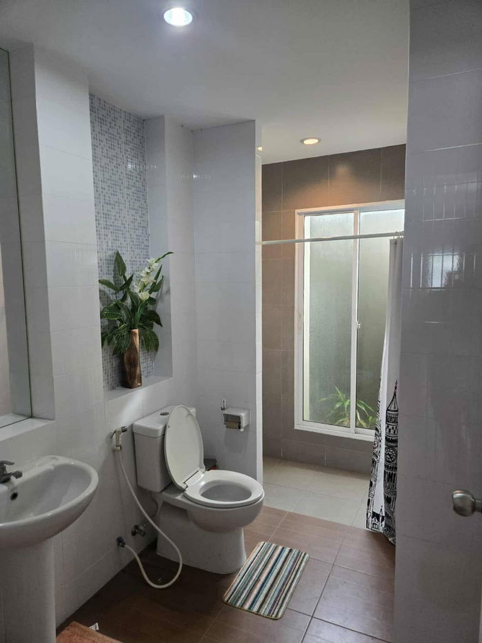 picture R2566 Townhome For Rent Nalin Avenue 2 - 16/16