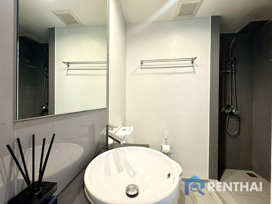 picture Stunning Sea View Studio at Unixx Condo, South Pattaya  Prime City Location - 13/25