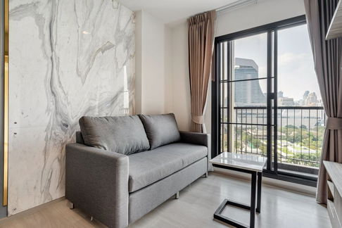 For Rent - Life One Wireless , Luxury Class 2 bedrooms 1 bathroom