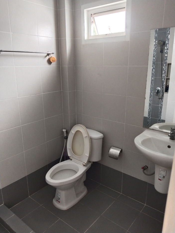รูป UK01-329 บ้านเช่าสวยพร้อมอยู่ ทริโอทาวน์ ศรีราชา ใกล้ J-Park ศรีราชา: 3 ห้องนอน จอดรถได้ 2 คัน เพียง 17,000 บาท/เดือน พร้อมเฟอร์ครบ เข้าอยู่ได้ทันที! - รูปที่ 8/19