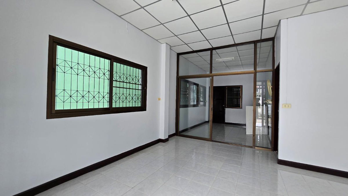 รูป ให้เช่าบ้านสองชั้น ซอยวิภาวดี25  4 ห้องนอน 2ห้องน้ำนื้อที่ 24 ตรว  สถานีปากซอยคือสถานีรถไฟฟ้าสายสีแดง สถานีทุ่งสองห้อง - รูปที่ 7/21