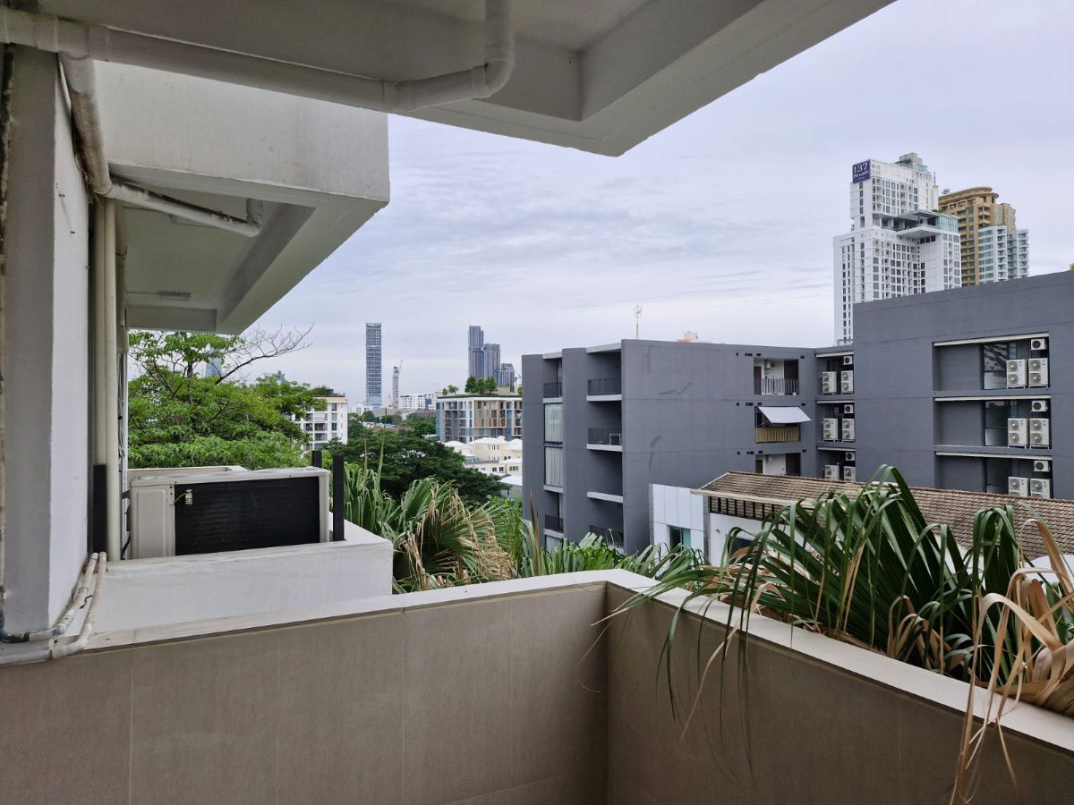 รูป Condo for Rent DS Tower 2 Sukhumvit Soi 39 3 Bedrooms 150 Sq 7 Floor  - รูปที่ 4/32