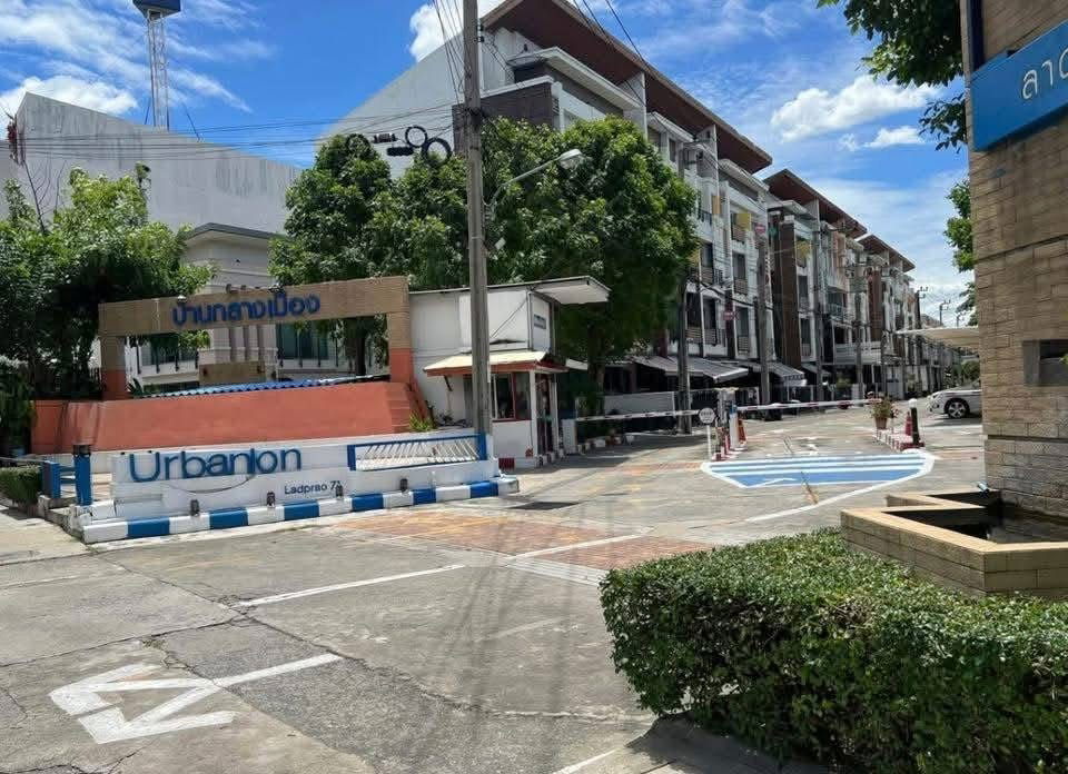 picture House for rent BannKlangMueng Ladprow71 pls call 0996545197 - 12/16