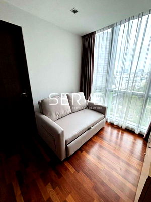 Condos for rent :  1 Bed Large Room High Floor  Fully furnished Nice Room Good Location Close to BTS Ratchathewi 350 m. and Siam Paragon @  Wish Signature Midtown Siam