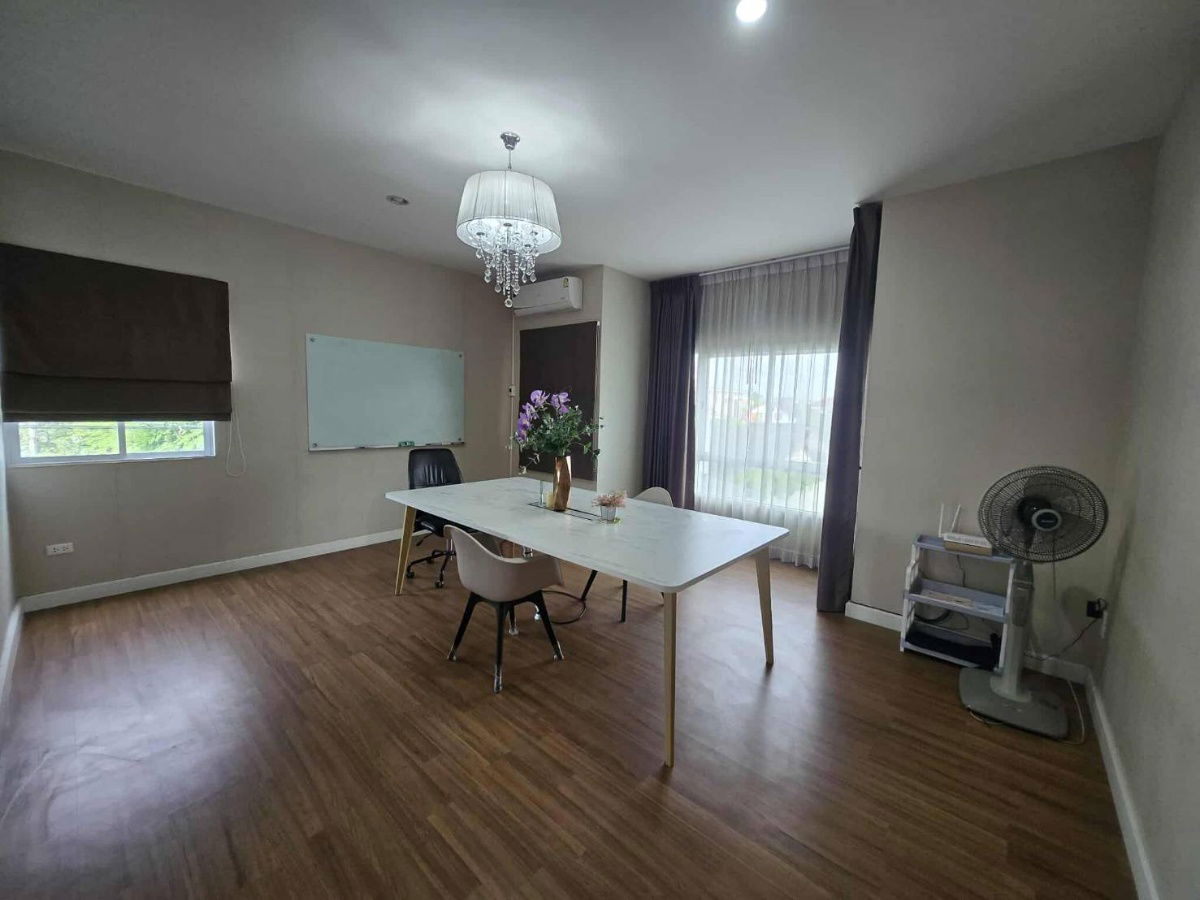 picture R2566 Townhome For Rent Nalin Avenue 2 - 14/16