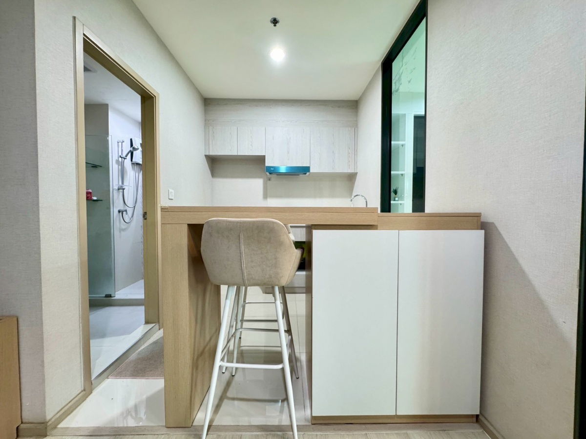 picture For Sale: Life Pinklao Condominium 1 Bedroom | 35.08 sq.m. | 5th Floor Excellent Condition – Never R'ented Out Fully Furnished with Appliances - 21/24
