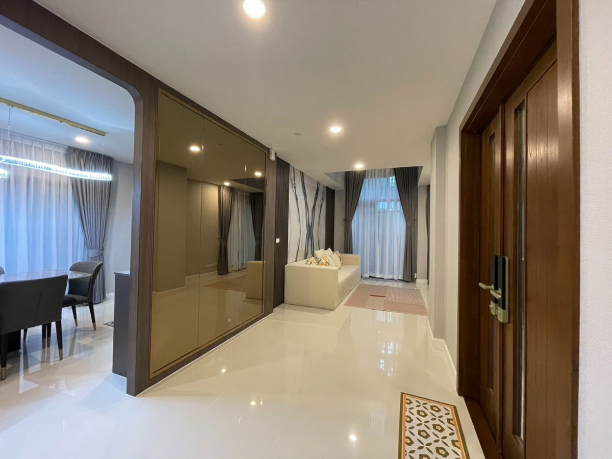 รูป 🔥HOT DEAL🔥 𝗧𝗵𝗲 𝗖𝗶𝘁𝘆 𝗥𝗮𝗺𝗶𝗻𝘁𝗿𝗮 𝟯|เดอะ ซิตี้ รามอินทรา 3 🎉มีวิดีโอบ้านะคะ🙏 นัดชมบ้าน >> ​ @bbcondo88​ ✍️รหัส​ทรัพย์​ 6807-2902 - รูปที่ 4/20