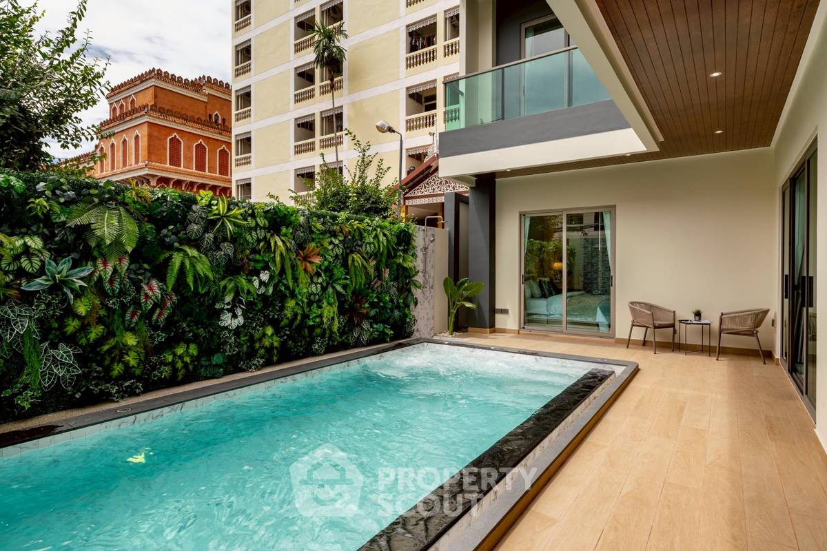 picture 4-BR Villa close to Pattaya South (ID 2229721) - 2/25