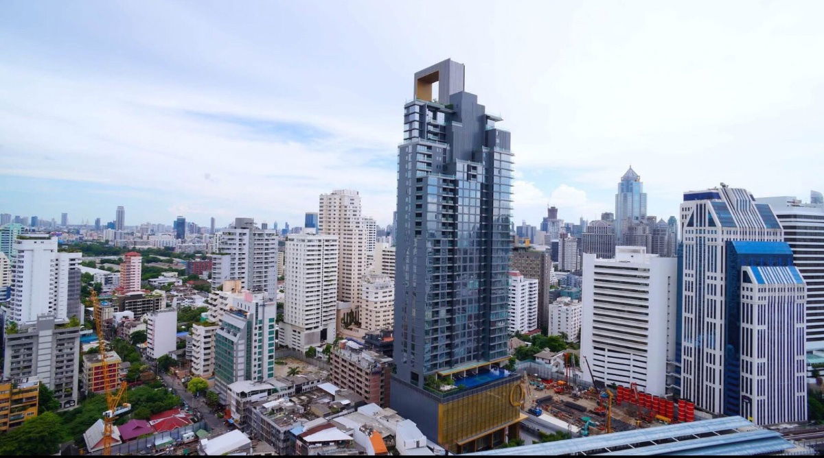picture Hyde Sukhumvit                  13 - 12/13
