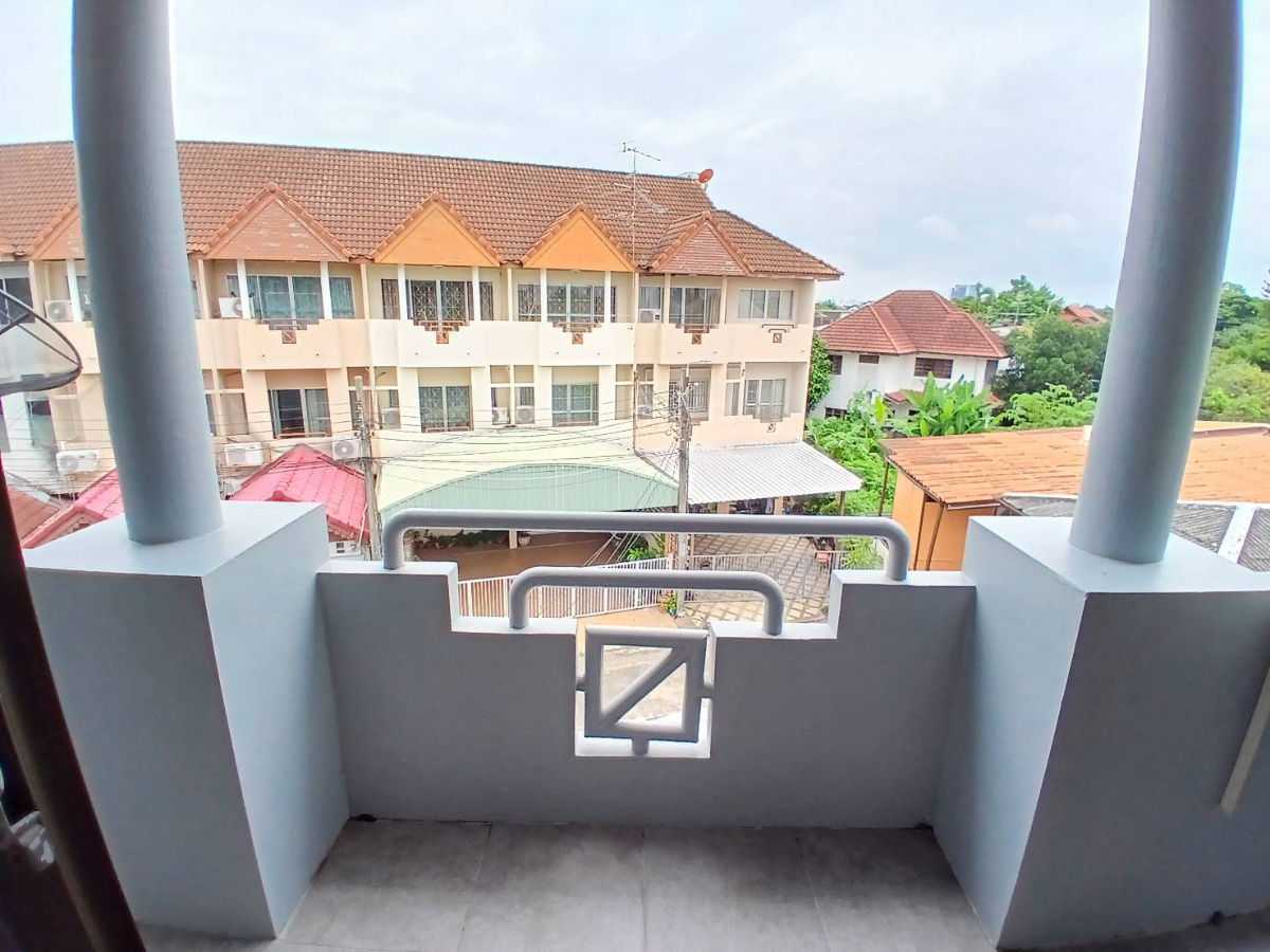 รูป  ให้เช่าบ้านแฝด 3 ชั้น สัมมากร รามคำแหง 112 Tel. 0999983897 - รูปที่ 17/28