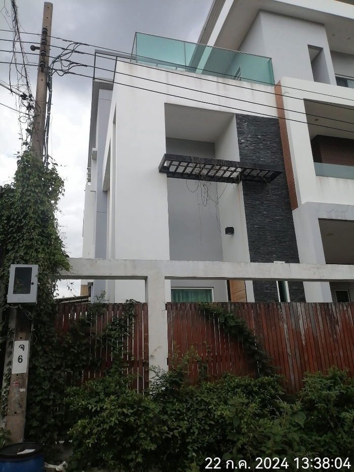 รูป ขาย ทาวน์โฮม 3 ชั้น หมู่บ้านอมรพันธ์9 ซ.เสนานิคม40 ตัดออกลาดพร้าววังหิน74 - รูปที่ 18/19