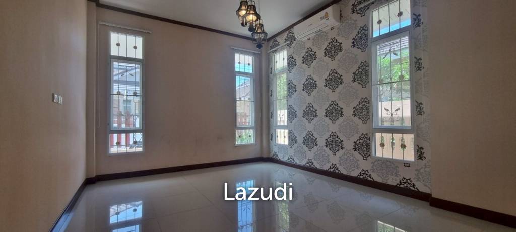 picture 3 Beds 2 Baths 170 SQ.M. Chok Chai Village 10 - 12/22