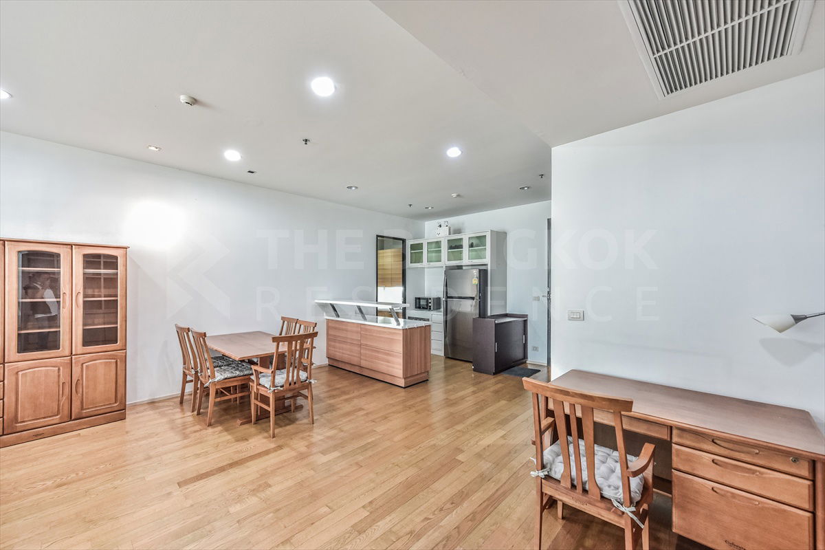 picture The Madison Condominium Sukhumvit 41 💥 New in! Spacious on the main Sukhumwit-Phrompong, Near BTS Phrompong - 10/16