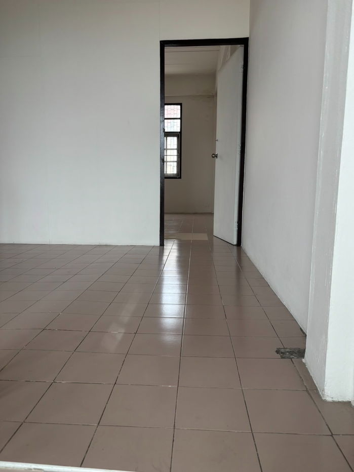 picture For Rent a commercial building in Soi Serithai 32 Tel.0999983897 - 18/24