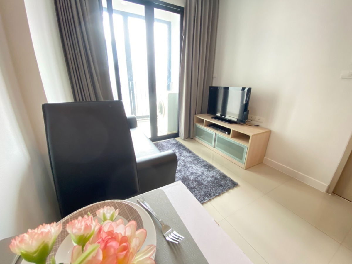 รูป ให้เช่าคอนโด ไอดีโอ รัชดา - ห้วยขวาง 1 ห้องนอน 35 ตรม. พร้อมเฟอร์นิเจอร์และเครื่องใช้ไฟฟ้าครบ - รูปที่ 3/9