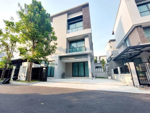 [ เช่า | RENT ]  ⚡🌈HLP0014 บ้านแฝด บ้านกลางเมือง คลาสเซ่ เอกมัย - รามอินทรา ⚡🌈 LINE : @theagentpro (มี @ นำหน้าด้วยครับ) 