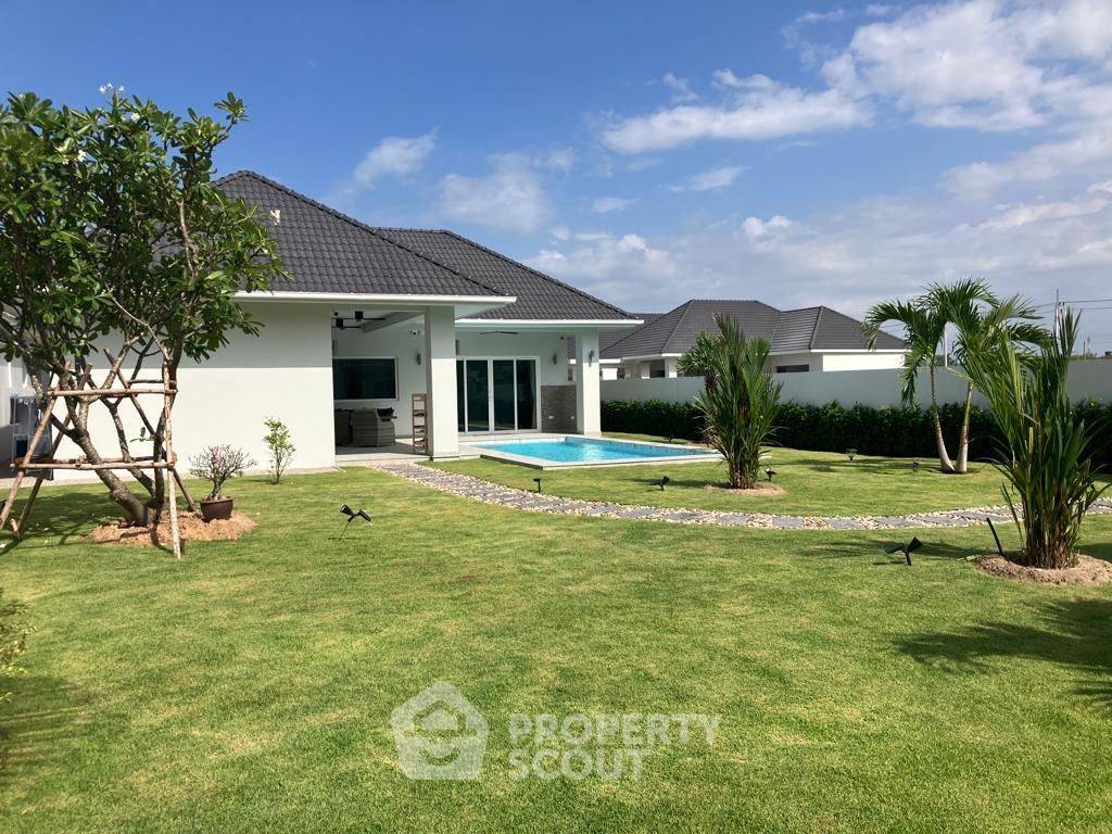 picture Brand New Eco-Friendly Pool Villa at Smart Hamlet (ID 1297096) - 4/31