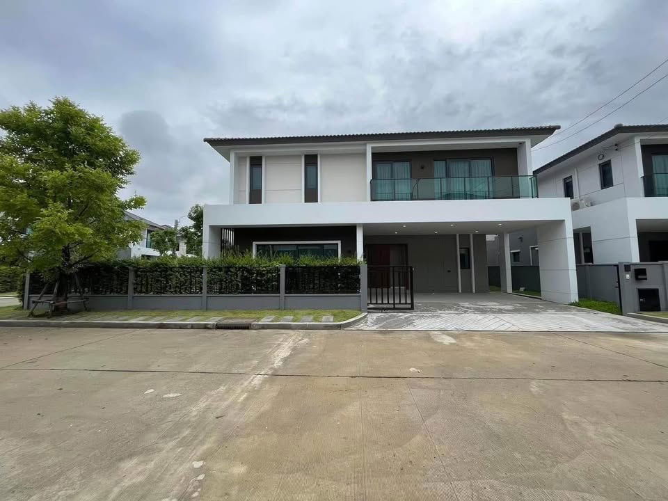 picture For Rent 🌟 Centro Vibhavadi Beautiful corner house in a prime location 🏡 - 3/3