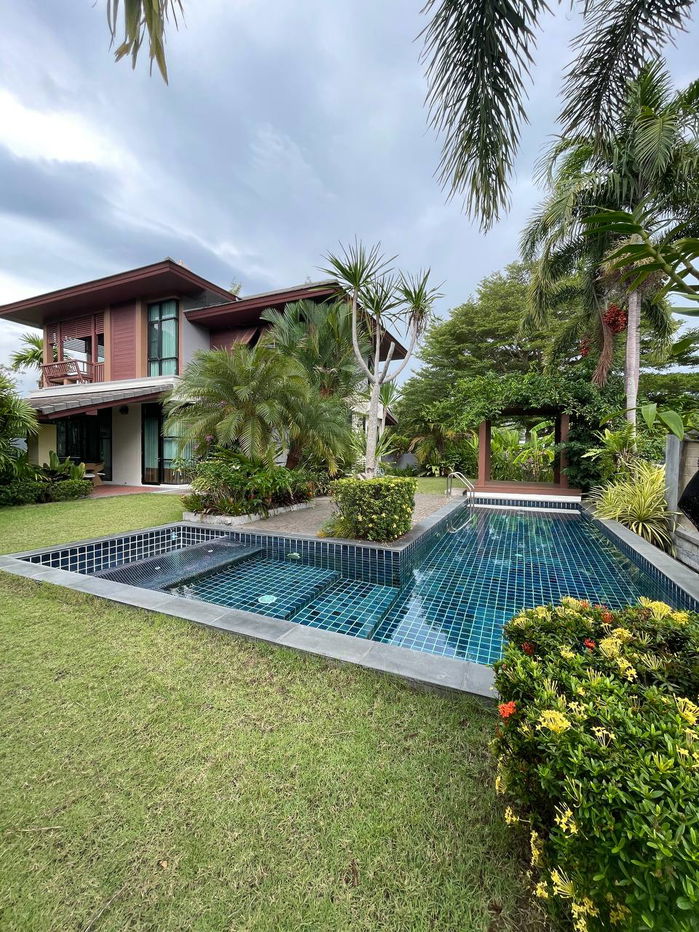 picture 3 Bedrooms House @ Horseshoe Point - 2/33