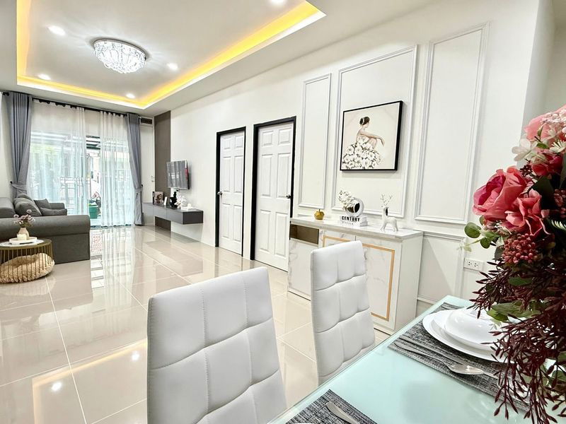 รูป ขายบ้านสวยพัทยา หมู่บ้านรัตนากรวิลเลจ 3 ซอยเนินพลับหวาน บางละมุง ชลบุรี  - รูปที่ 8/16