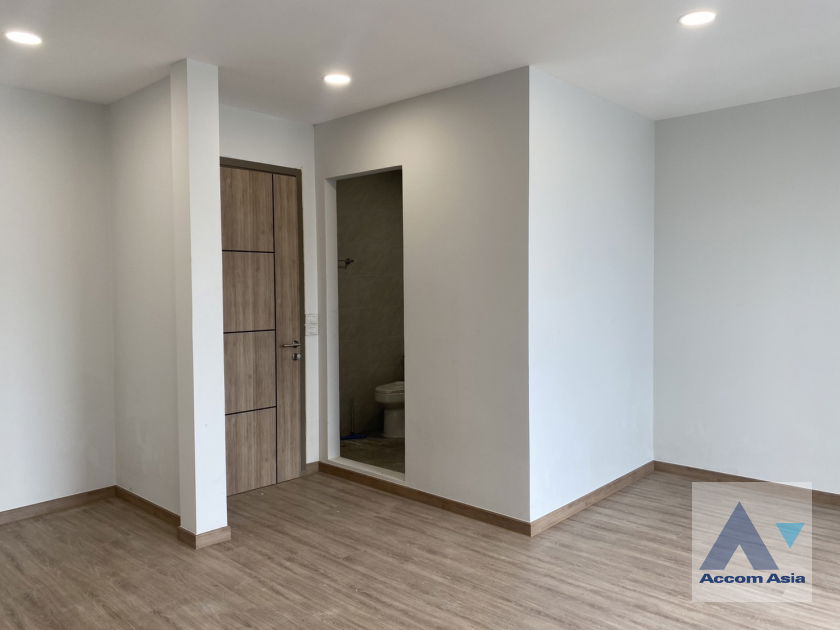 รูป 🔼🔽 AccomA 📩 Newly renovated 3 BR House in Khlong Ton Nuea (AA44322) - รูปที่ 16/20