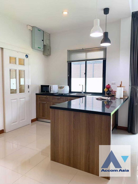 picture 🔼🔽 AccomA 📩 Refreshed and modern home with green views (AA40652) - 9/20