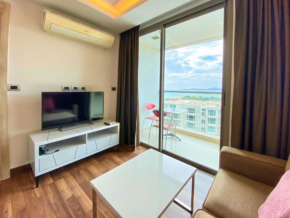 picture 1 Bedroom Condominium @ The Peak Towers - 7/31